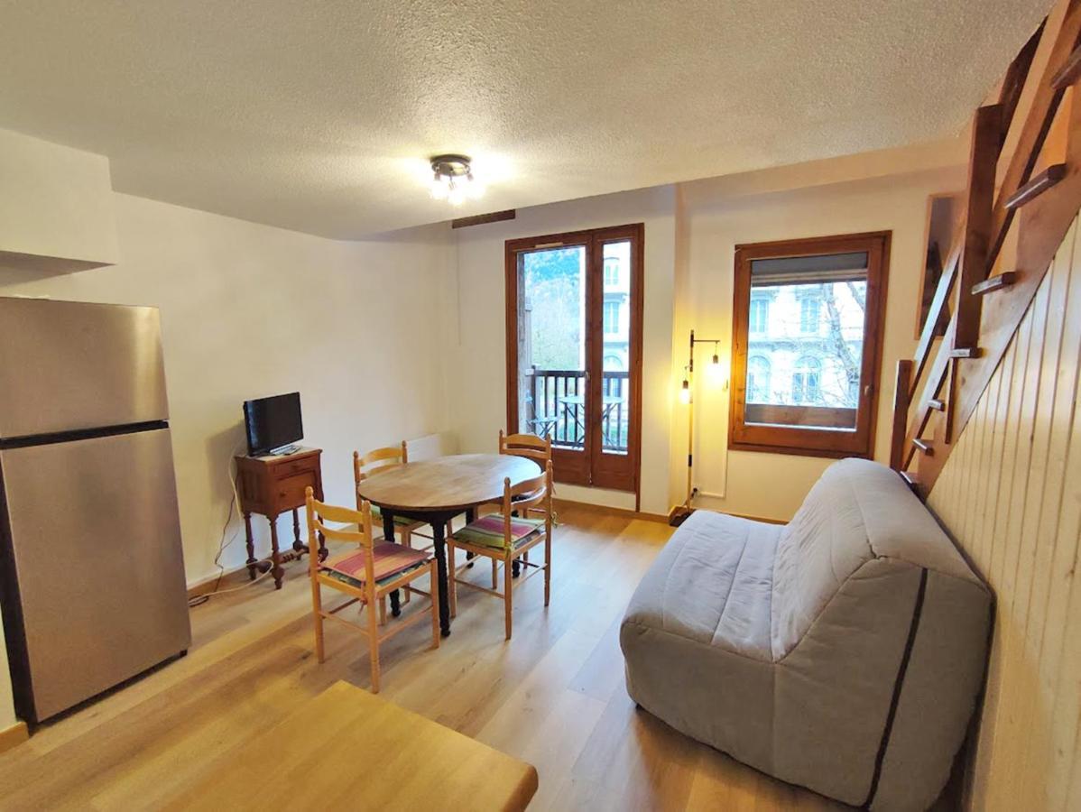Appartamento Reves De Montagne, T2 Bis, Luchon, Wifi, Parking Gratuit, 4 Personnes Bagnères-de-Luchon Esterno foto